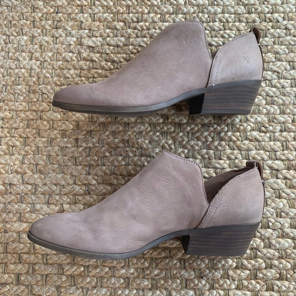 Women’s FRYE Rowen Slip on Leather Ankle Booties - Picture 2 of 11